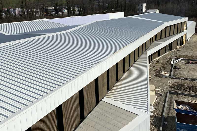 Couverture & Etanchéité - IRMAK Bardages : spécialiste en couverture métallique ( bac acier ) et étanchéité toit plat. Intervention en Savoie, la Haute Savoie, l’Isère, l’Ain, le Rhône